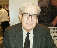 Turgut Özakman profile picture