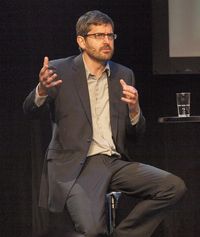 Louis Theroux profile picture