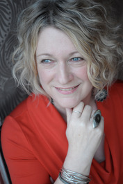Deborah Kay Davies profile picture