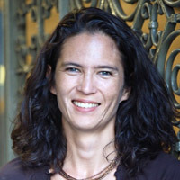 Nina Revoyr profile picture