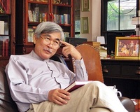 มกุฏ อรฤดี