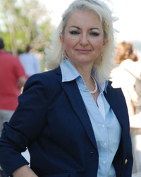 Demet Altınyeleklioğlu profile picture