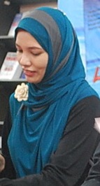 Riawani Elyta profile picture