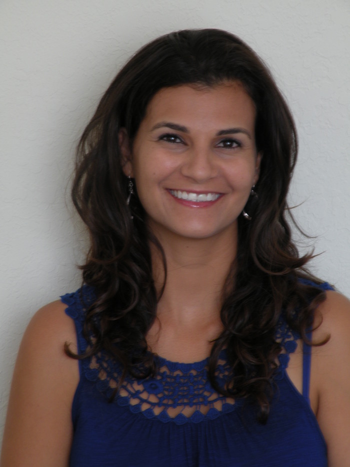 Lorena Morales (Author of Ante sus Ojos)