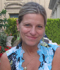 Lorraine  Turner
