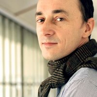 Péter        Simon