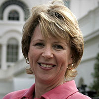 Elisabeth Bumiller profile picture
