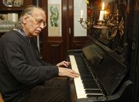 Валентин Сильвестров profile picture