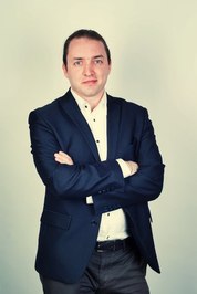 Артем Сенаторов
