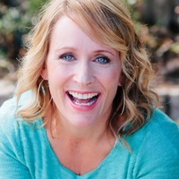 Julie de Azevedo Hanks profile picture
