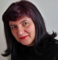 Евелина Ламбрева Йекер