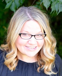 Elizabeth Oaklyn profile picture