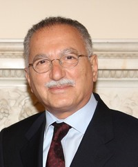 Ekmeleddin İhsanoğlu profile picture