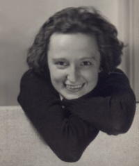 Elizabeth Orton Jones profile picture