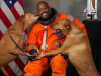 Leland Melvin profile picture
