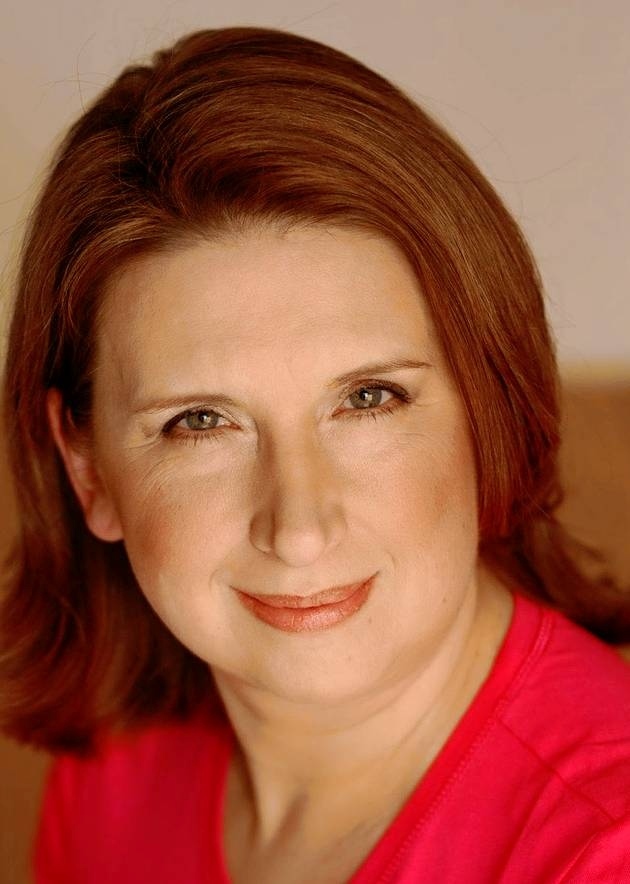 Kathryn Hughes (Author of Victorians Undone )