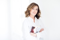 Caroline Beecham profile picture