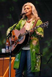 Emmylou Harris profile picture