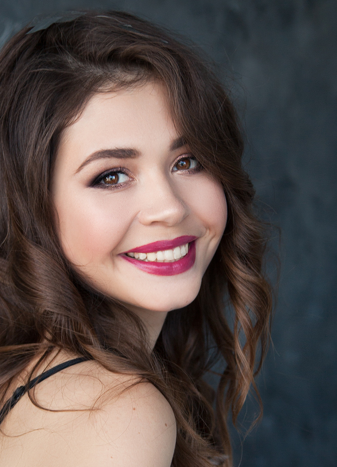 Alina Ross (Author of The 2 Richards)