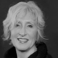 Janet  Clare profile picture