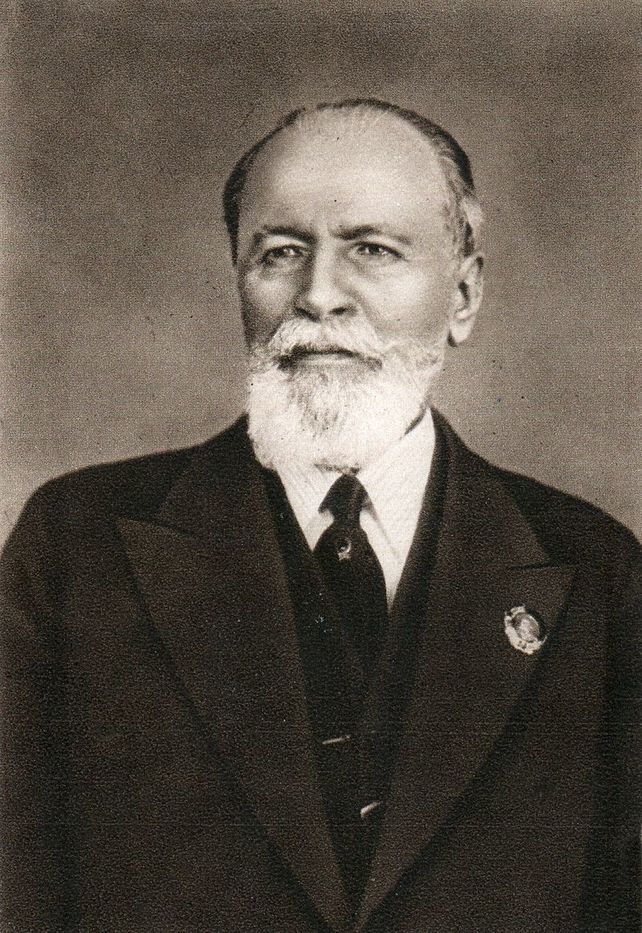 Vladimir Nemirovich-Danchenko (Producer of Три сестры)