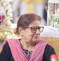 Salma Awan