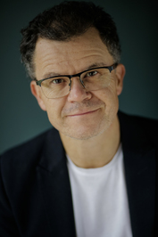 Dominic Holland profile picture