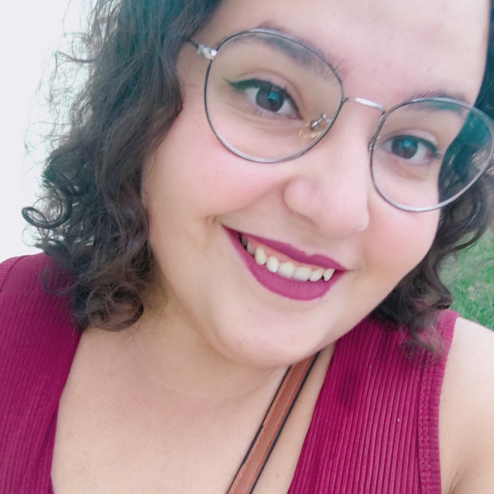 Mônica Campos ( of Qualquer Clichê de Amor é Amor)