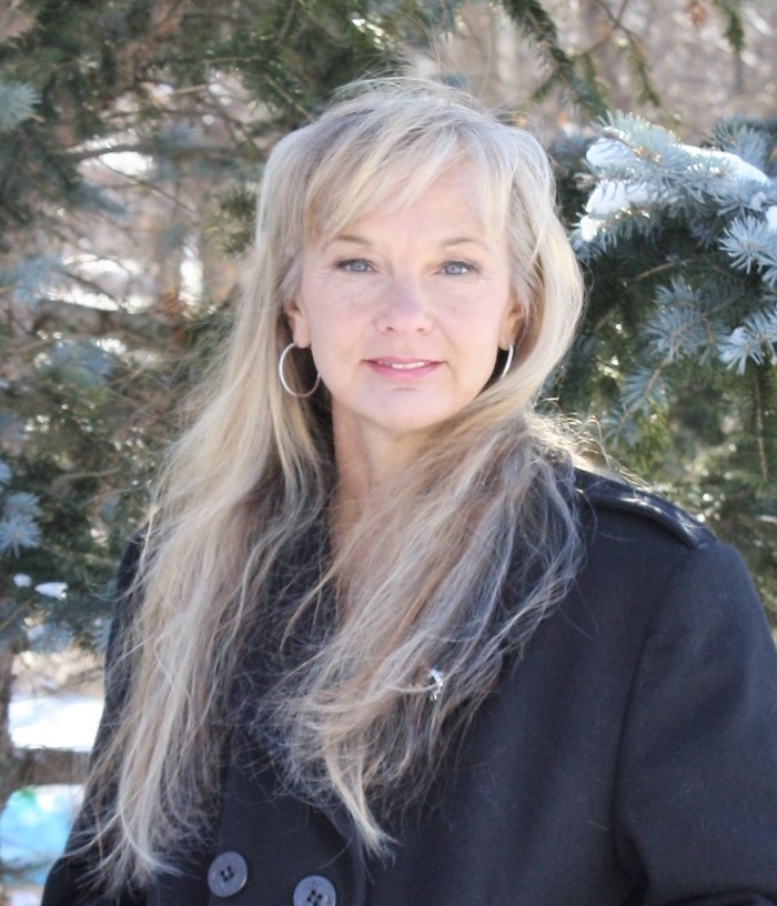 Lisa Black (Author of That Darkness)