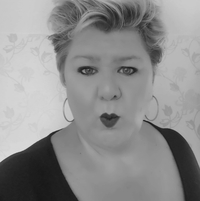Nikki Ashton profile picture
