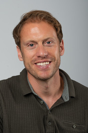 Joe  Barnes
