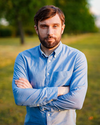 Andrew  Steele