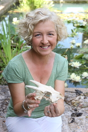 Anna  Nicholas