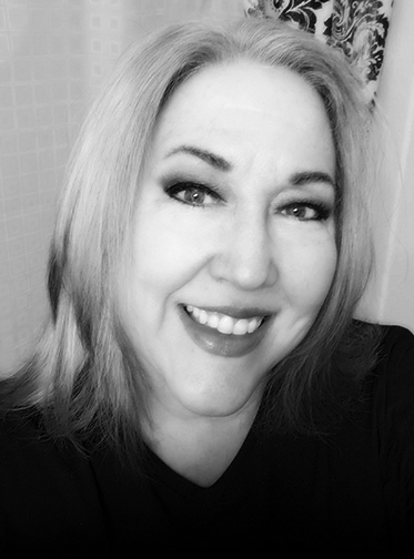 Suzan Reeves Suzanna Reeves (Author of Red (Scale of Elements, #1) First Edition)