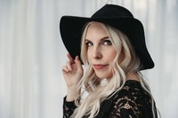 Laura   John profile picture