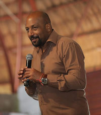 Yves Kayemb Uriël Nawej