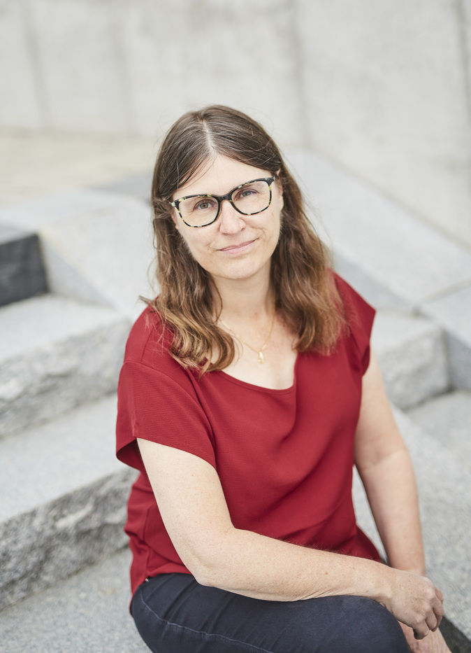 Eva Holmquist (Author of Attentaten i Gallus)