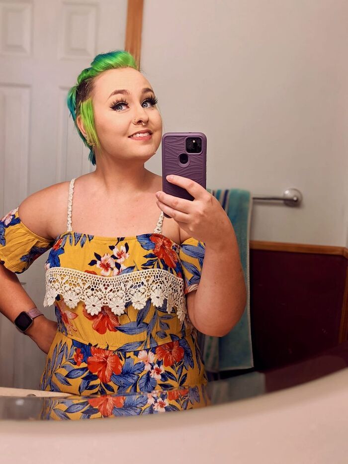 Amberly Henning (Author of Contained in Darkness)