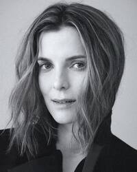 Betty Gilpin profile picture