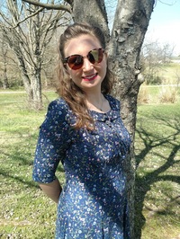Lizzy James