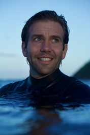 Tom Mustill profile picture