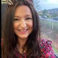Suzanne  Fox profile picture