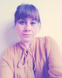 Yaprak Öz profile picture