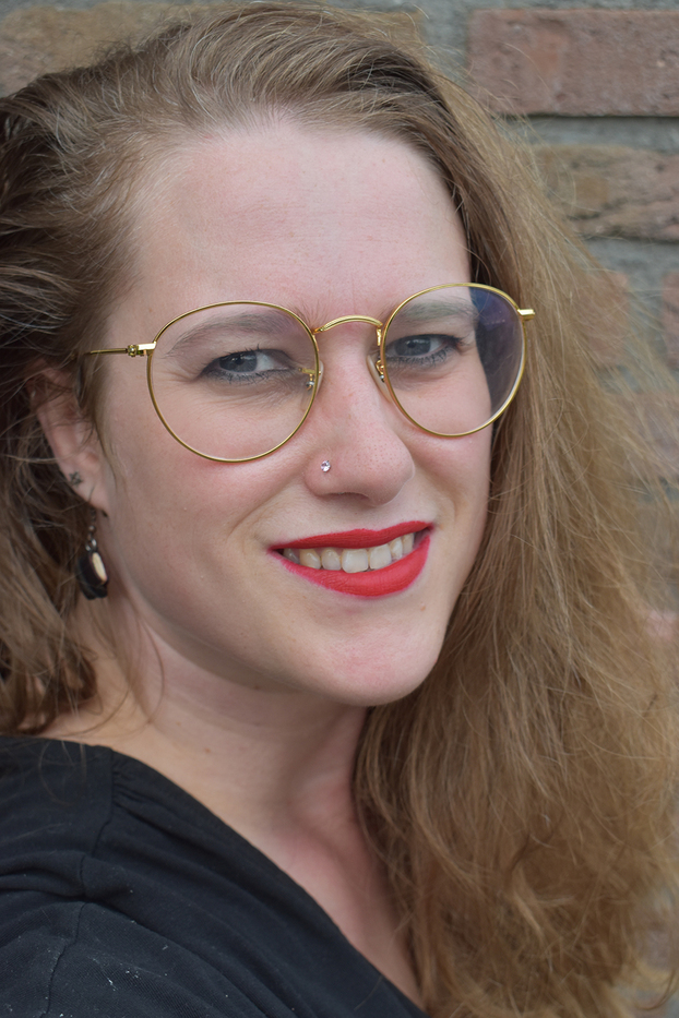 Lily Frank (Author of ikdatethuis)