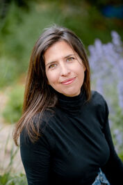 Laurie Petrou