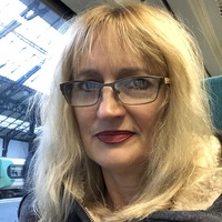 Ros Barber profile picture