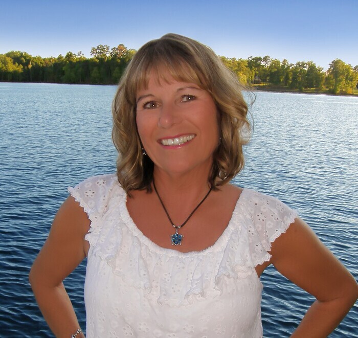 Diane Holiday (Author of Love in Hiding) Diane Holiday (Author of Love in Hiding)