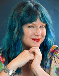 Gwenda Bond profile picture