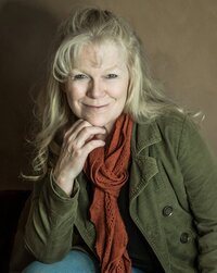 Linda     Palmer