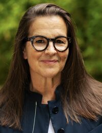 Annie Jacobsen profile picture